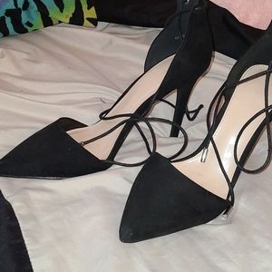 Pointed toe black tie up Heel